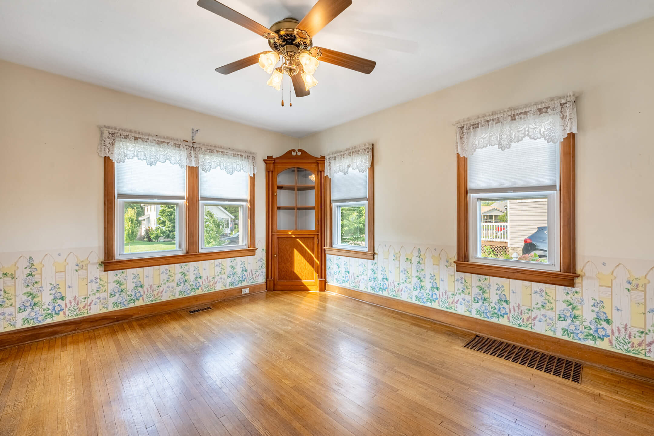 1933 Maiden Lane Springfield, OH 45504 - Photo 5 of 38 Gallery Image 5