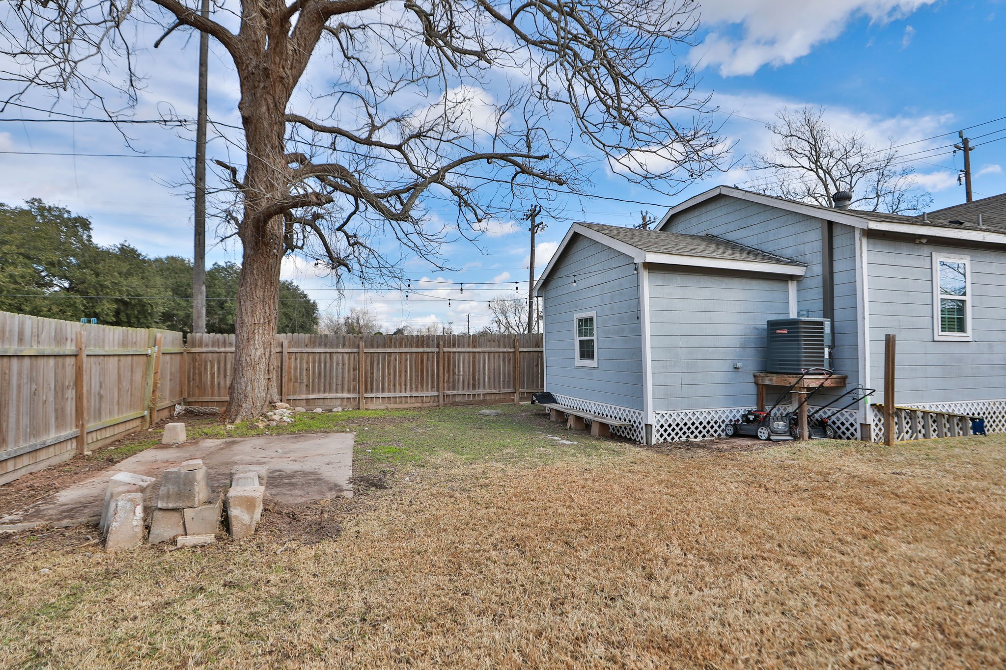 323 North Outlar Street Wharton, TX 77488 - Photo 32 of 39