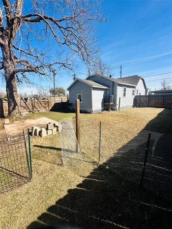 $127,000 | 323 North Outlar Street, Wharton, TX 77488