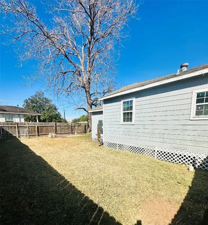 $127,000 | 323 North Outlar Street, Wharton, TX 77488