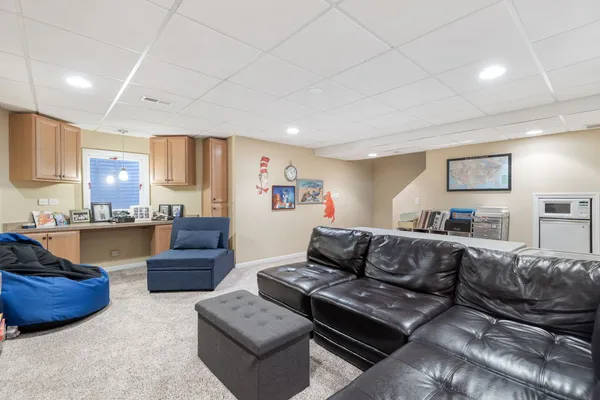 $574,000 | 673 Central Avenue, Deerfield, IL 60015