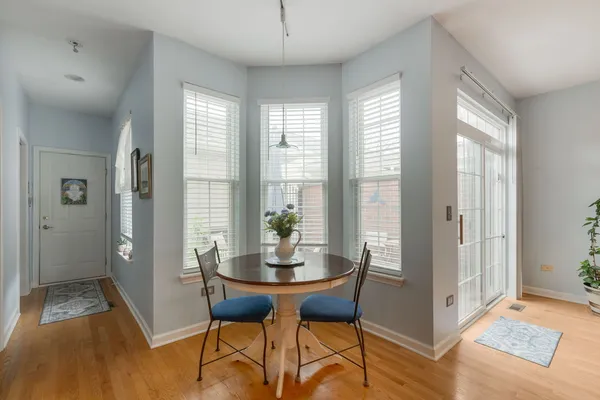 $574,000 | 673 Central Avenue, Deerfield, IL 60015