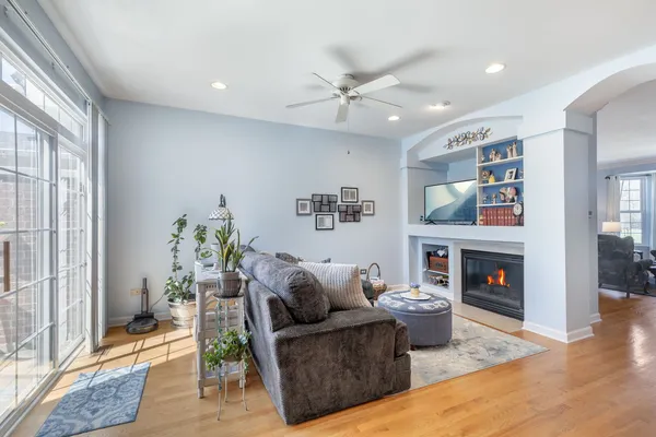 $574,000 | 673 Central Avenue, Deerfield, IL 60015