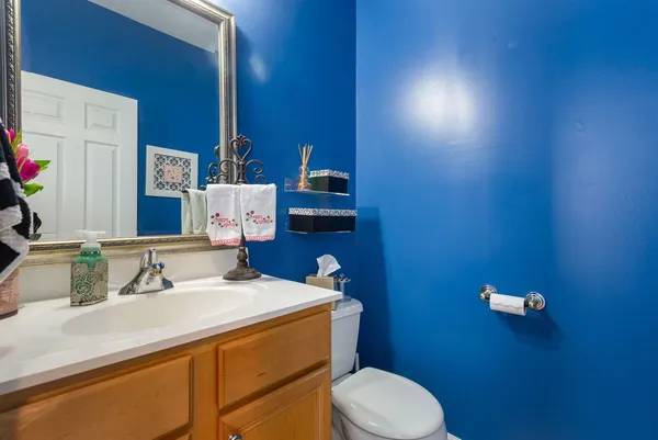 $574,000 | 673 Central Avenue, Deerfield, IL 60015