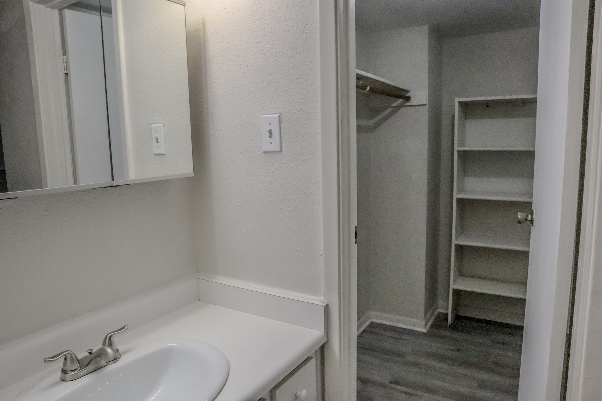 10912 Gulf Freeway, Unit 25 Houston, TX 77075 - Photo 13 of 23 a bathroom with a bathtub