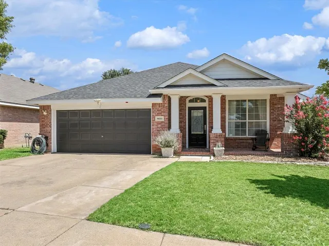$2,300 | 9800 Autumn Sage Drive, Fort Worth, TX 76108