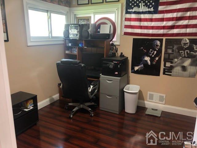 9 Richmond Road Edison, NJ 08817 - Photo 9 of 15 a room with wooden floor and furniture