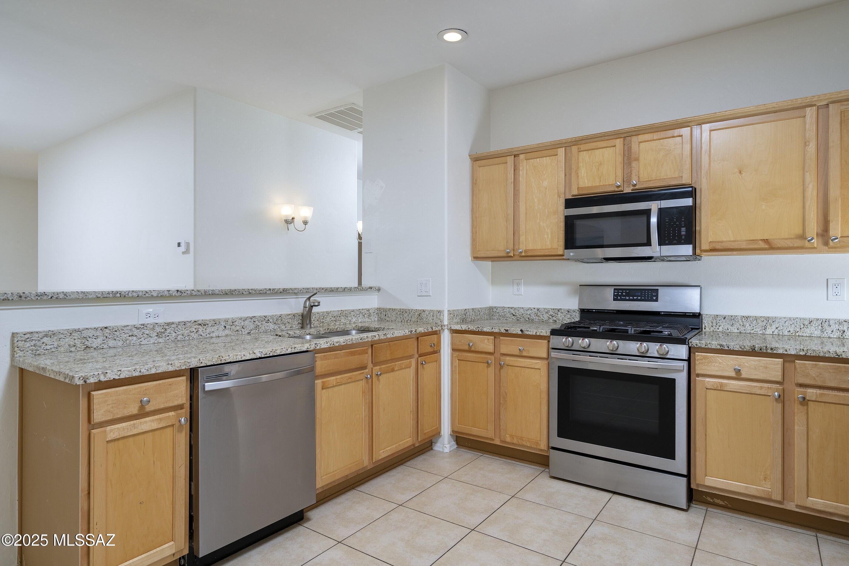 136 East Corte Rancho Colina Sahuarita, AZ 85629 - Photo 6 of 21