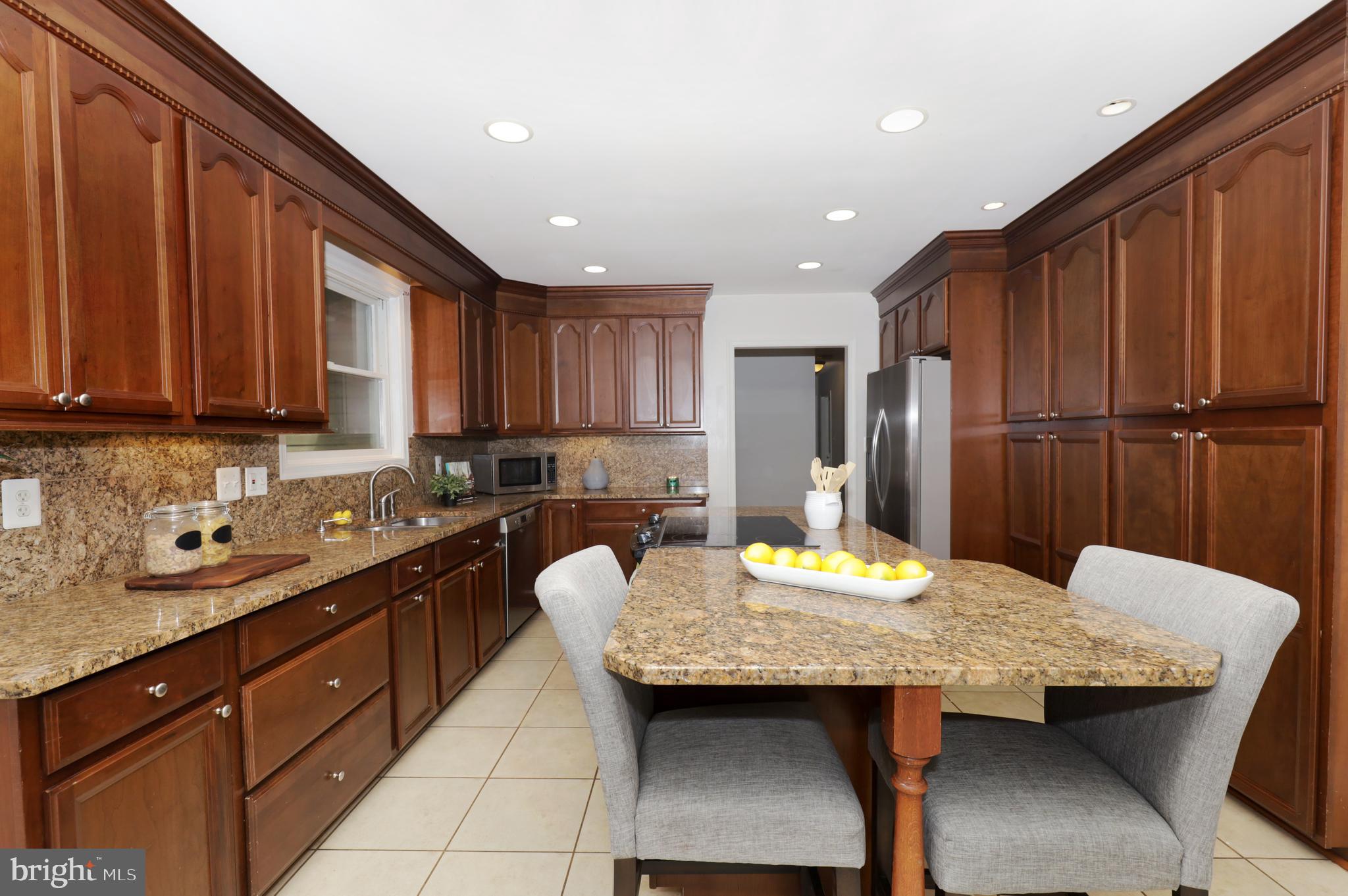 4124 Hunt Road Fairfax, VA 22032 - Photo 15 of 66 Eat-in Kitchen
