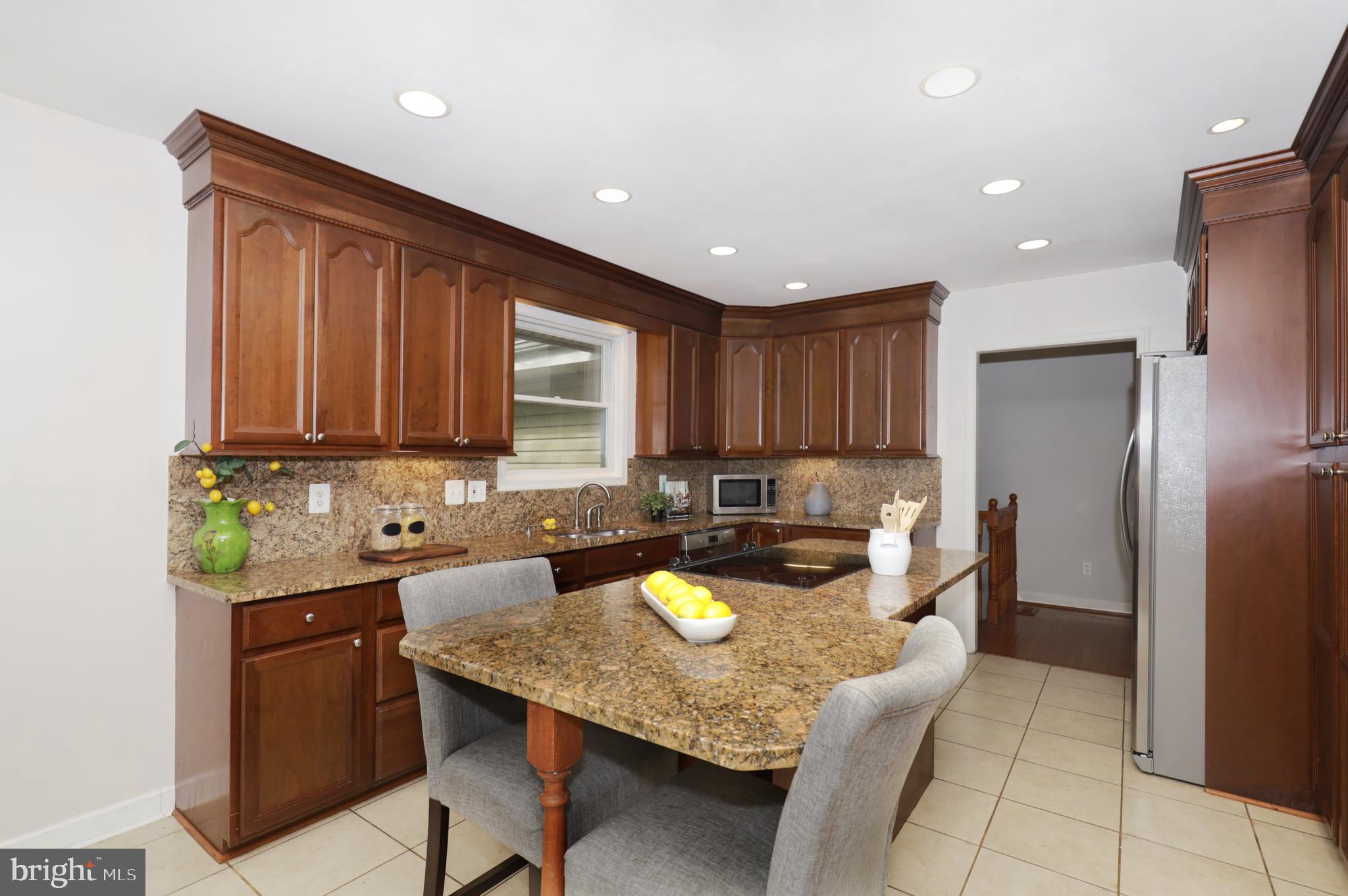 4124 Hunt Road Fairfax, VA 22032 - Photo 16 of 66 Eat-in Kitchen
