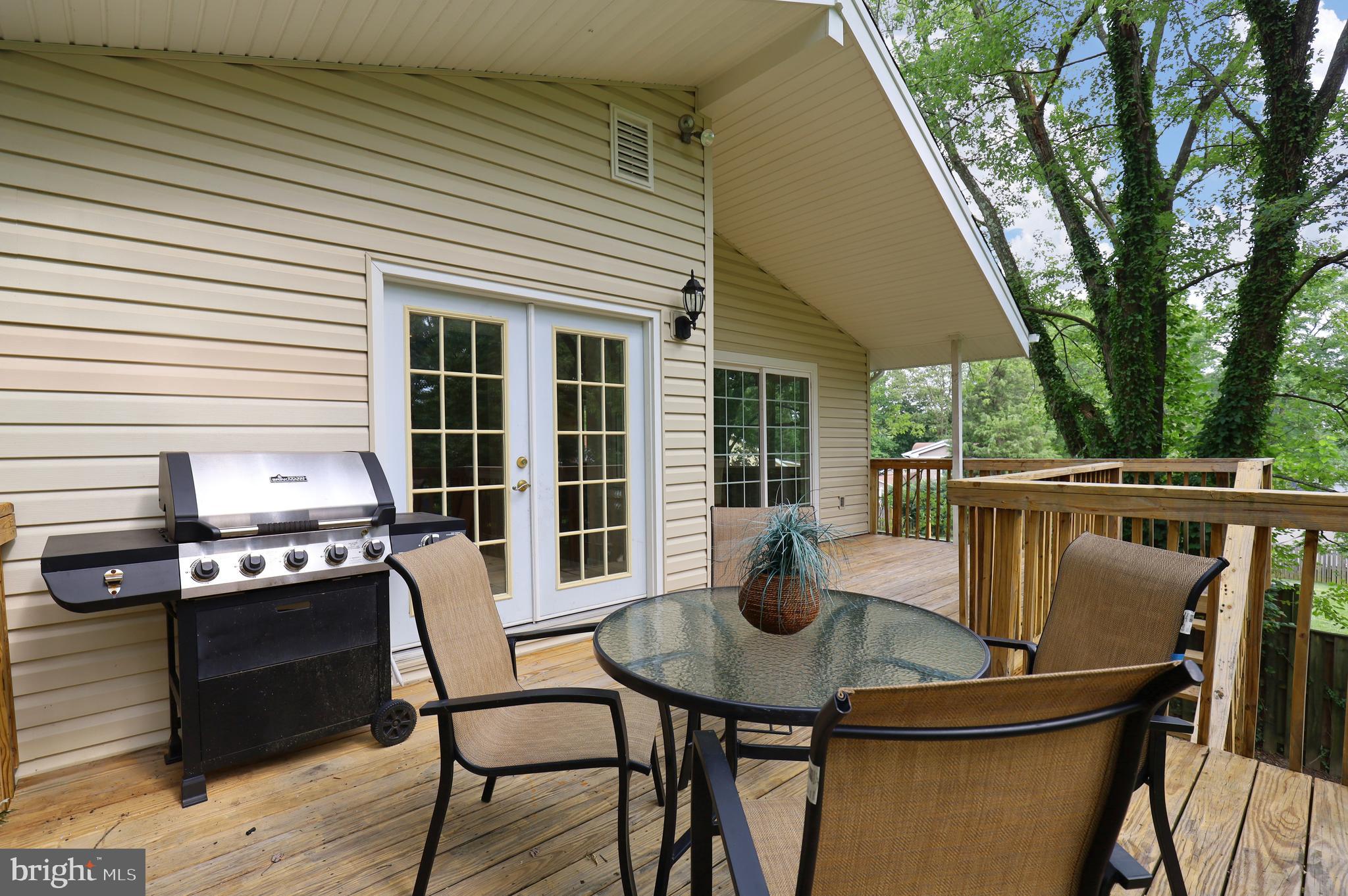 4124 Hunt Road Fairfax, VA 22032 - Photo 19 of 66 Deck