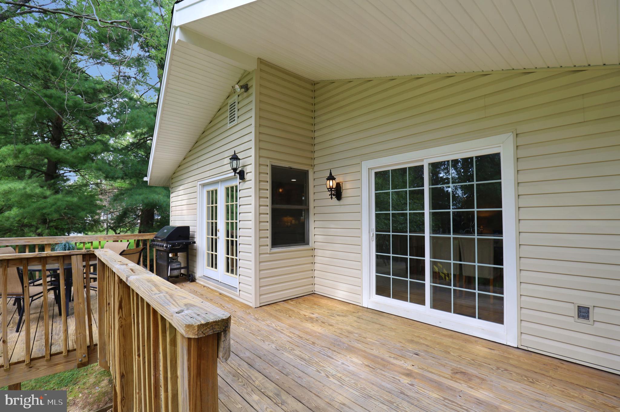 4124 Hunt Road Fairfax, VA 22032 - Photo 21 of 66 Deck