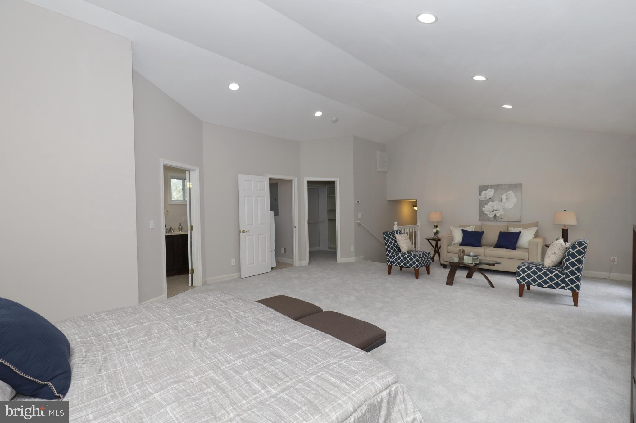 4124 Hunt Road Fairfax, VA 22032 - Photo 33 of 66 UL Master Suite