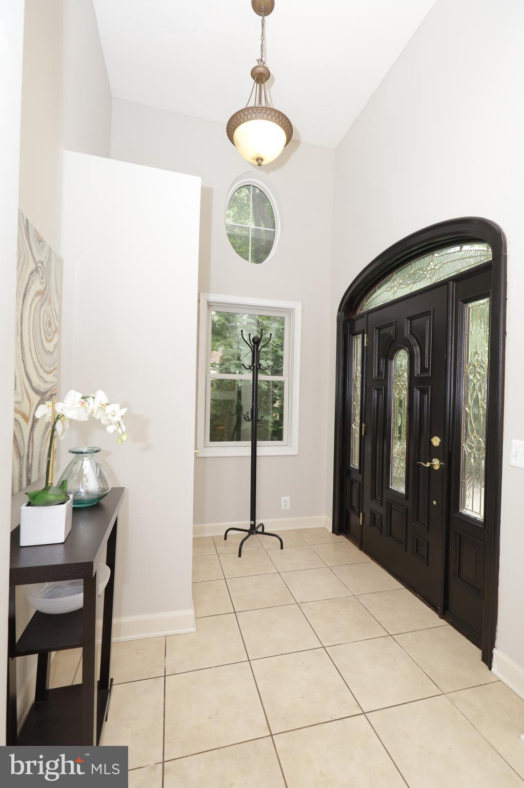4124 Hunt Road Fairfax, VA 22032 - Photo 5 of 66 Foyer