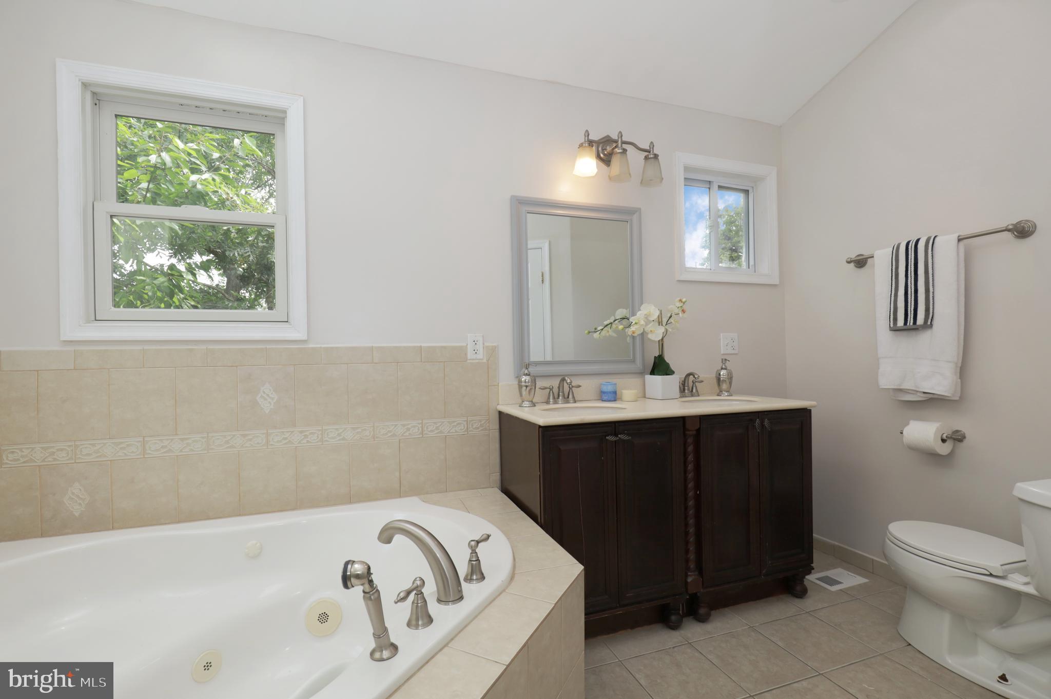 4124 Hunt Road Fairfax, VA 22032 - Photo 41 of 66 UL Master Bath