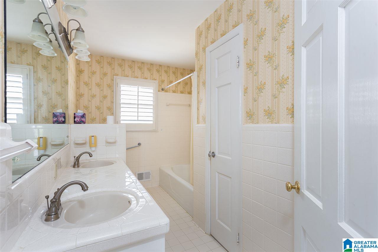 901 Magnolia Avenue Oneonta, AL 35121 - Photo 16 of 31
