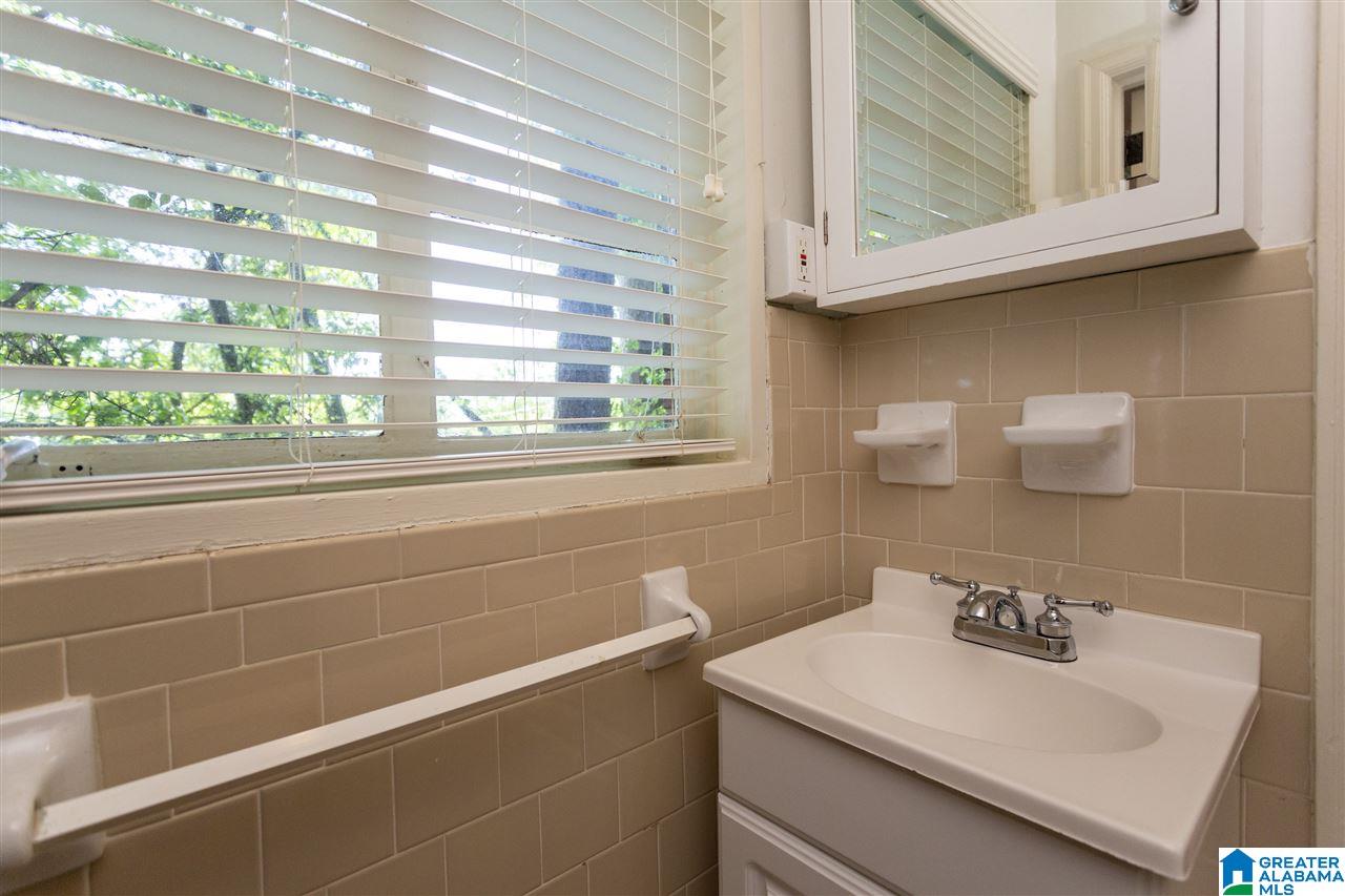 2025 Hickory Road Birmingham, AL 35216 - Photo 34 of 45