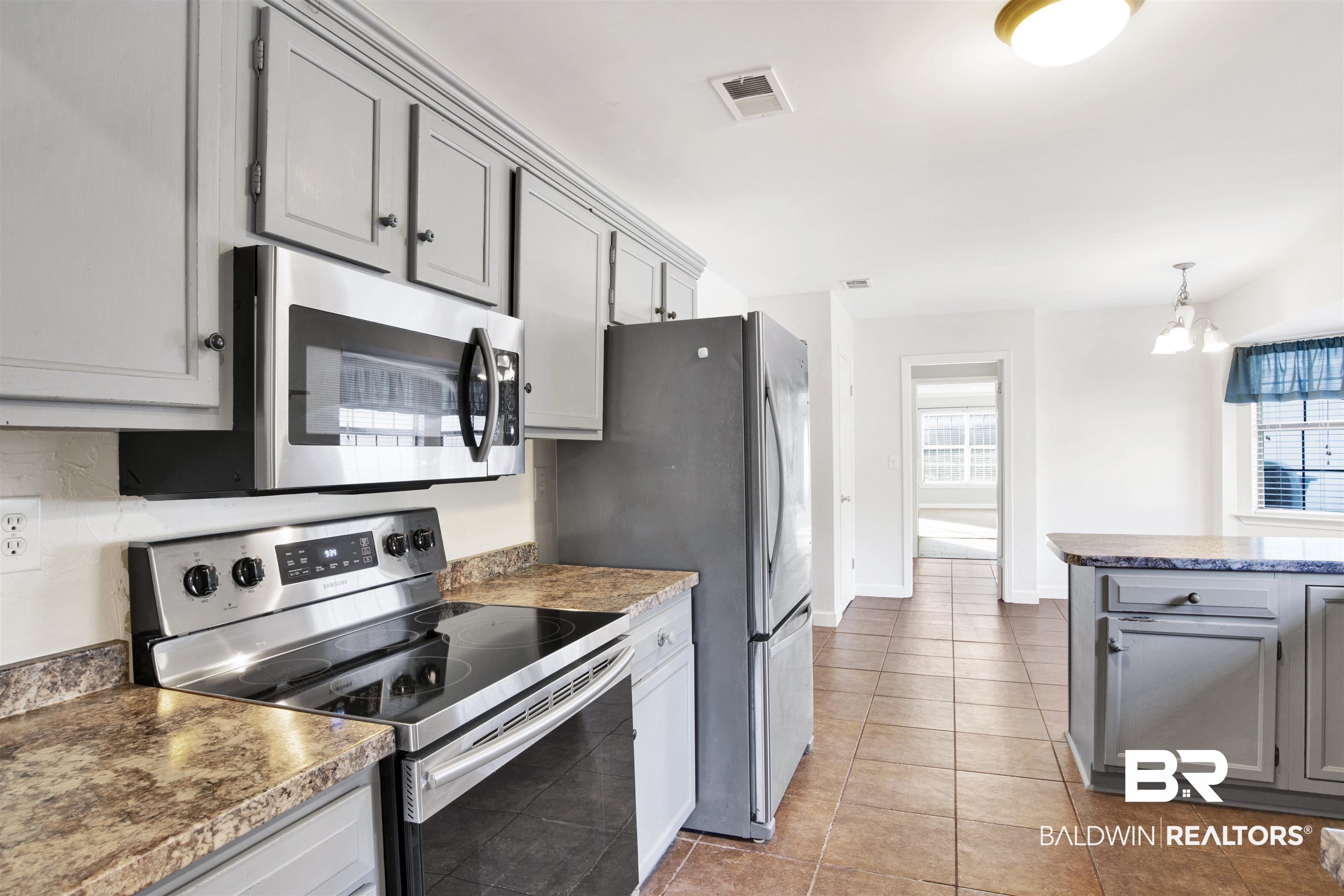 1060 7 Hills Drive Mobile, AL 36695 - Photo 11 of 36 Kitchen
