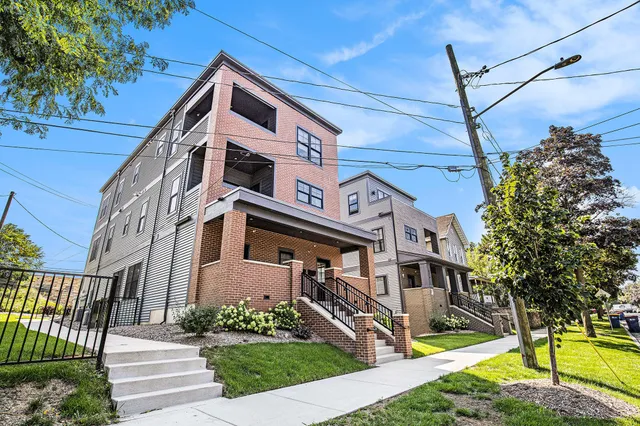 $487,400 | 826 Fairview Avenue Northeast, Unit 4, Grand Rapids, MI 49503