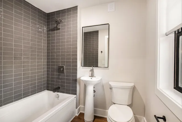 $487,400 | 826 Fairview Avenue Northeast, Unit 4, Grand Rapids, MI 49503