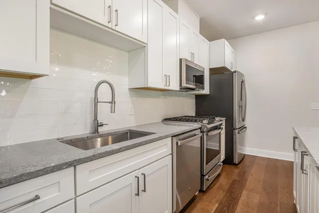 $487,400 | 826 Fairview Avenue Northeast, Unit 4, Grand Rapids, MI 49503