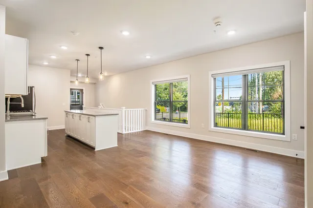 $487,400 | 826 Fairview Avenue Northeast, Unit 4, Grand Rapids, MI 49503