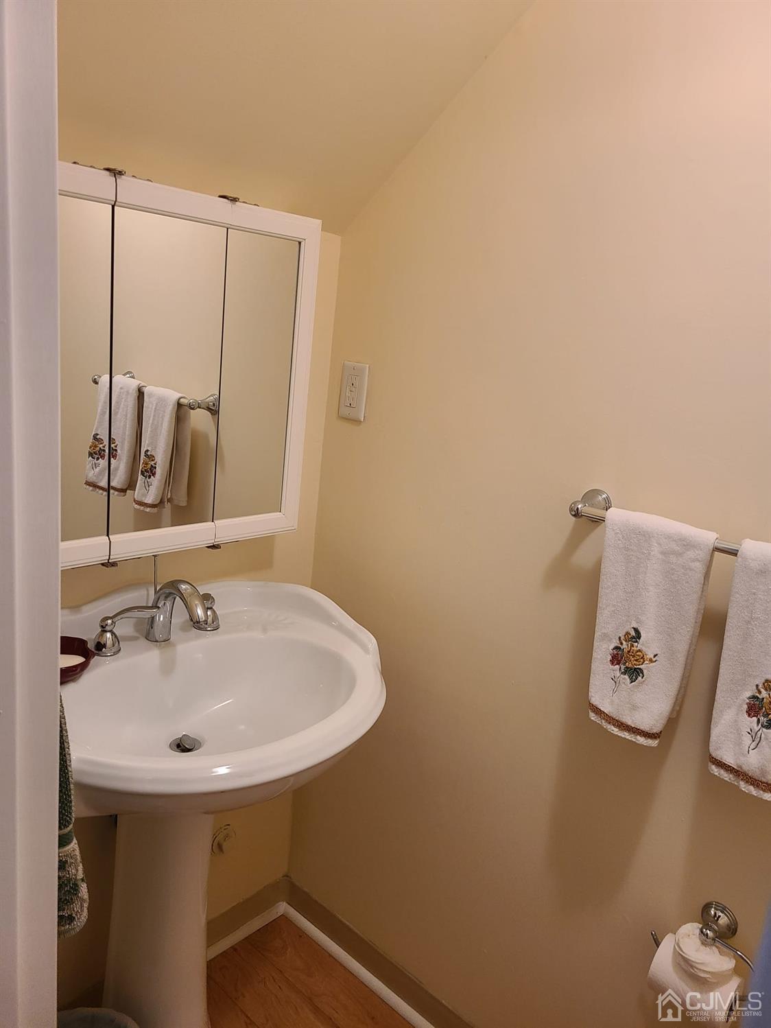 6503 Hana Road Edison, NJ 08817 - Photo 11 of 18 Gallery Image 11