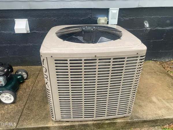 $159,900 | 127 Unaka Street, Greeneville, TN 37743