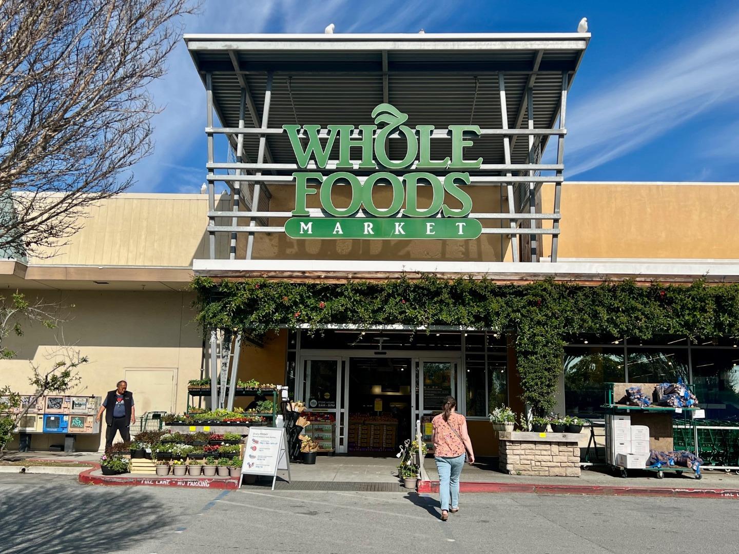 4475 Diamond Street, Unit 3 Capitola, CA 95010 - Photo 31 of 36 a view of a chair and tables in the patio