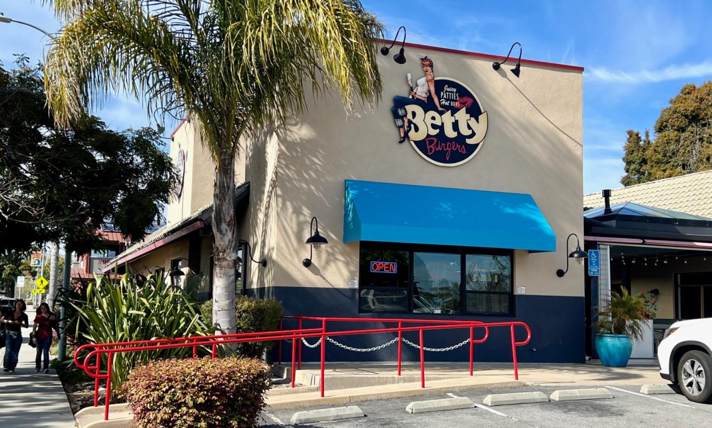 4475 Diamond Street, Unit 3 Capitola, CA 95010 - Photo 34 of 36 a street sign on a street corner