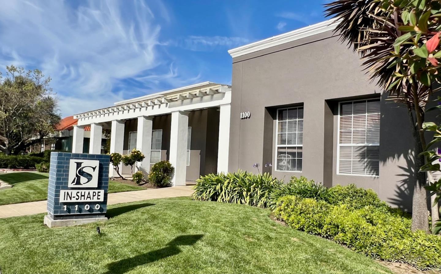 4475 Diamond Street, Unit 3 Capitola, CA 95010 - Photo 35 of 36 front view of a house with a yard