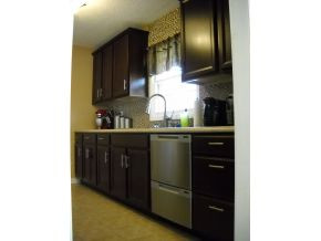 4102 Ranch Road Johnson City, TN 37601 - Photo 3 of 6 BEAUTIFULLY REMODELED KITCHEN