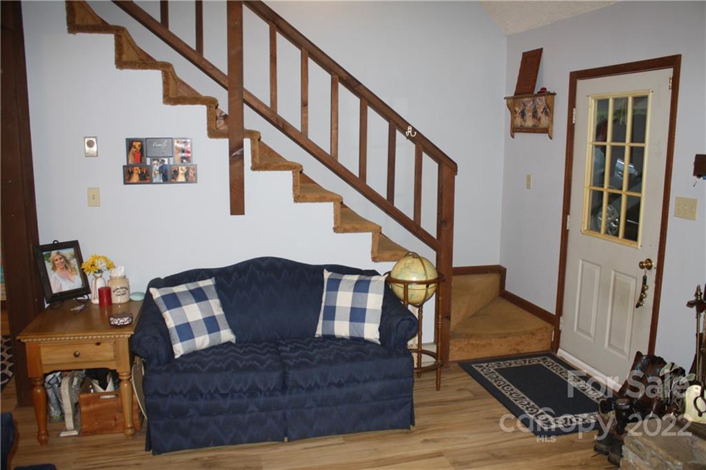 33 Fernbrook Road Maggie Valley, NC 28751 - Photo 11 of 36 a living room with furniture