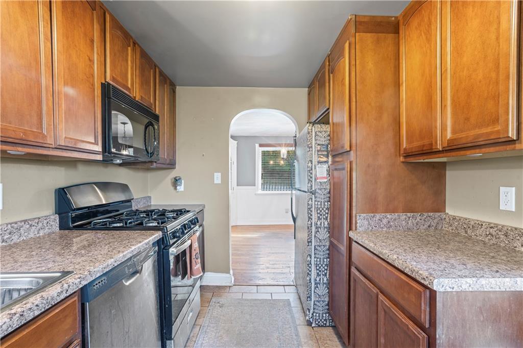 1615 Universal Road Pittsburgh, PA 15235 - Photo 18 of 45 Spacious kitchen with plenty of cabinet space