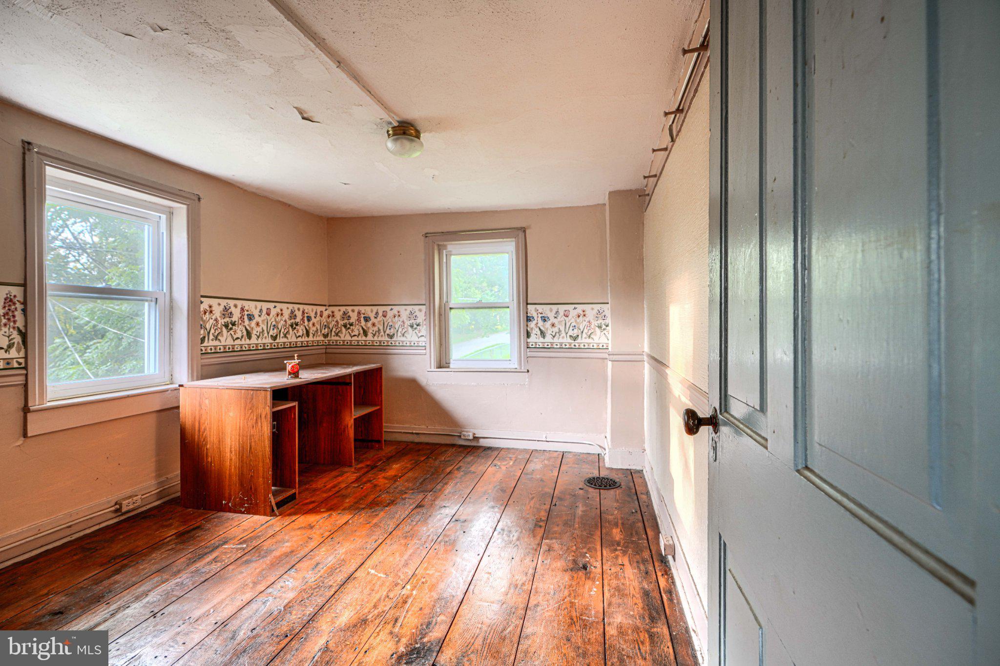 5947 Appletown Road Boonsboro, MD 21713 - Photo 98 of 114 Charming room with vintage appeal.