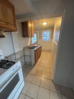 $2,100 | 101 Cedar Street, Unit 2, Haverhill, MA 01830