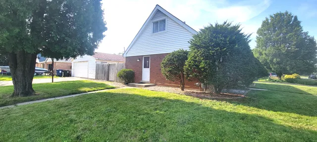 $289,900 | 9236 Stanford Drive, Bridgeview, IL 60455