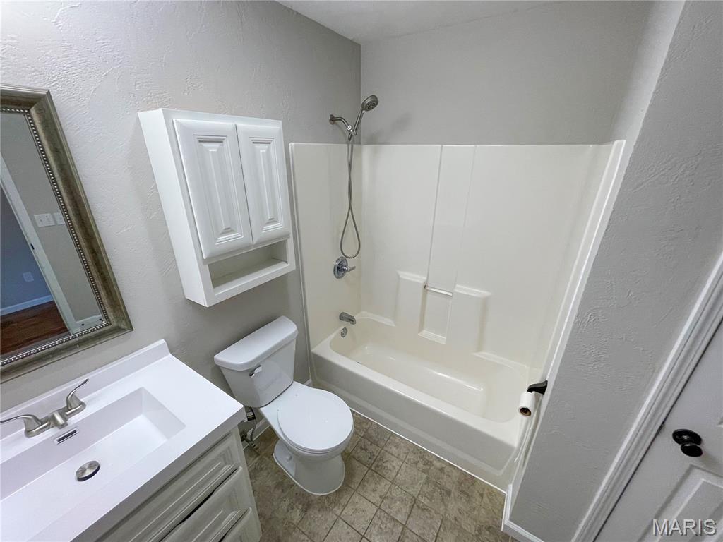 133 Rio Verde Drive Belleville, IL 62221 - Photo 11 of 26 Gallery Image 11