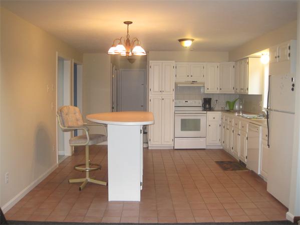 68 Holbrook Road Oxford, MA 01540 - Photo 2 of 19 Gallery Image 2