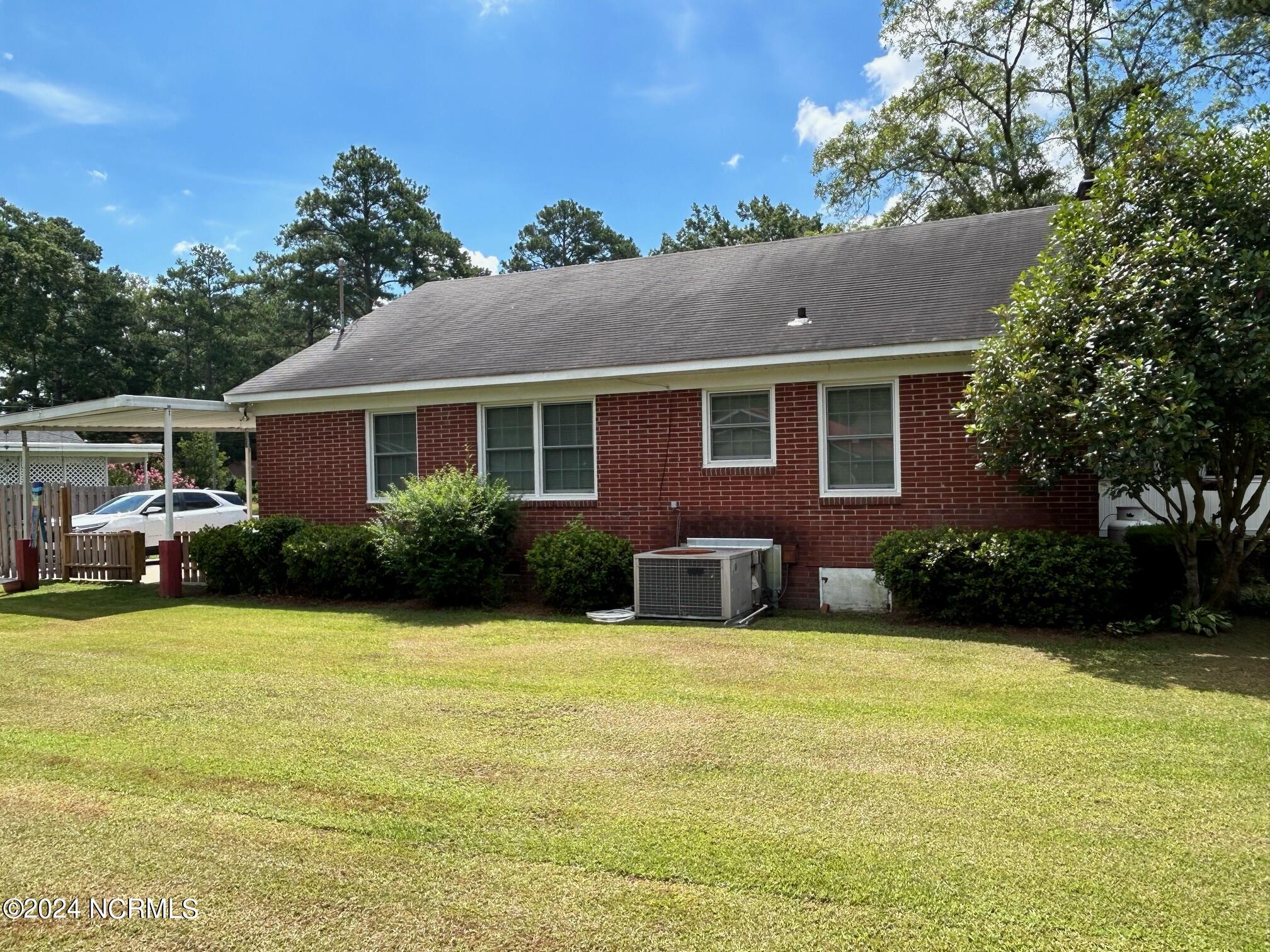 1205 Ruffin Terrace Kinston, NC 28504 - Photo 4 of 45 image4