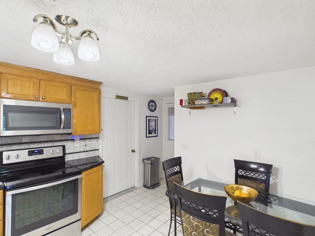 41 Essex Road Sharon, MA 02067 - Photo 9 of 42
