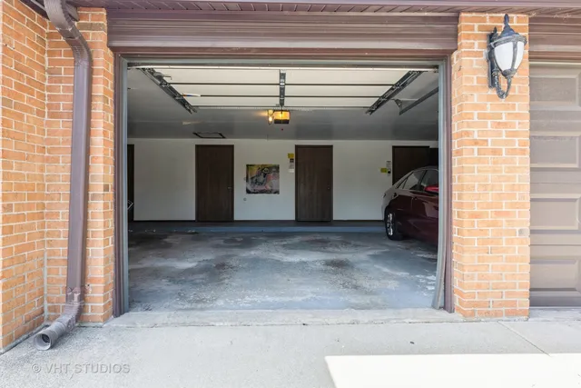 $185,000 | 1450 Tanglewood Street, Unit 1B, Flossmoor, IL 60422