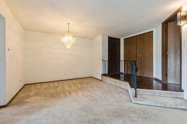 $185,000 | 1450 Tanglewood Street, Unit 1B, Flossmoor, IL 60422