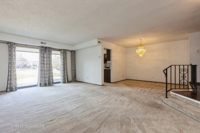 $185,000 | 1450 Tanglewood Street, Unit 1B, Flossmoor, IL 60422