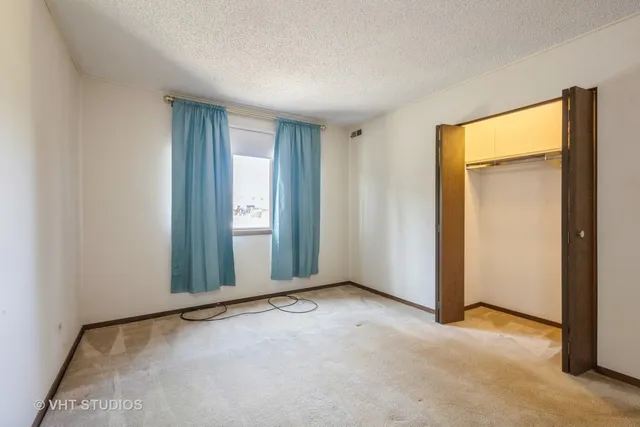 $185,000 | 1450 Tanglewood Street, Unit 1B, Flossmoor, IL 60422