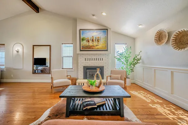 $2,100,000 | 6276 Old Redwood Highway, Santa Rosa, CA 95403