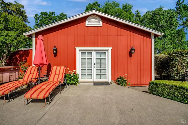 $2,100,000 | 6276 Old Redwood Highway, Santa Rosa, CA 95403