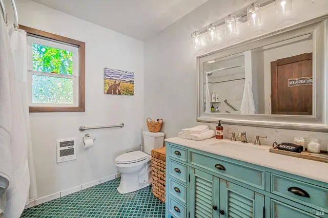 $2,100,000 | 6276 Old Redwood Highway, Santa Rosa, CA 95403