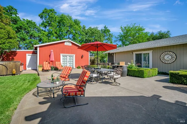 $2,100,000 | 6276 Old Redwood Highway, Santa Rosa, CA 95403