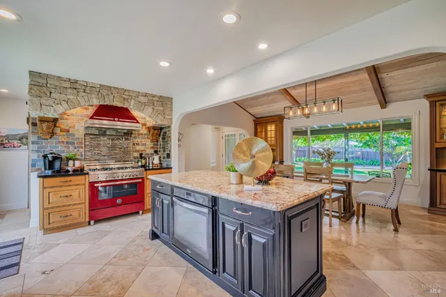 $2,100,000 | 6276 Old Redwood Highway, Santa Rosa, CA 95403